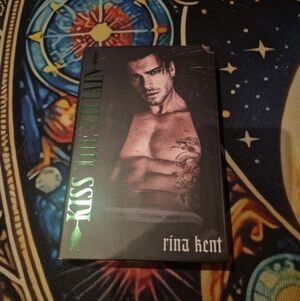 Rina Kent Kiss The Villian Signed Hardcover Baddies Box Exclusive SOLD OUT!!!!!